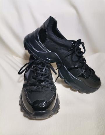 CHILLEGS Black Sneakers – EU 40 / SA 7