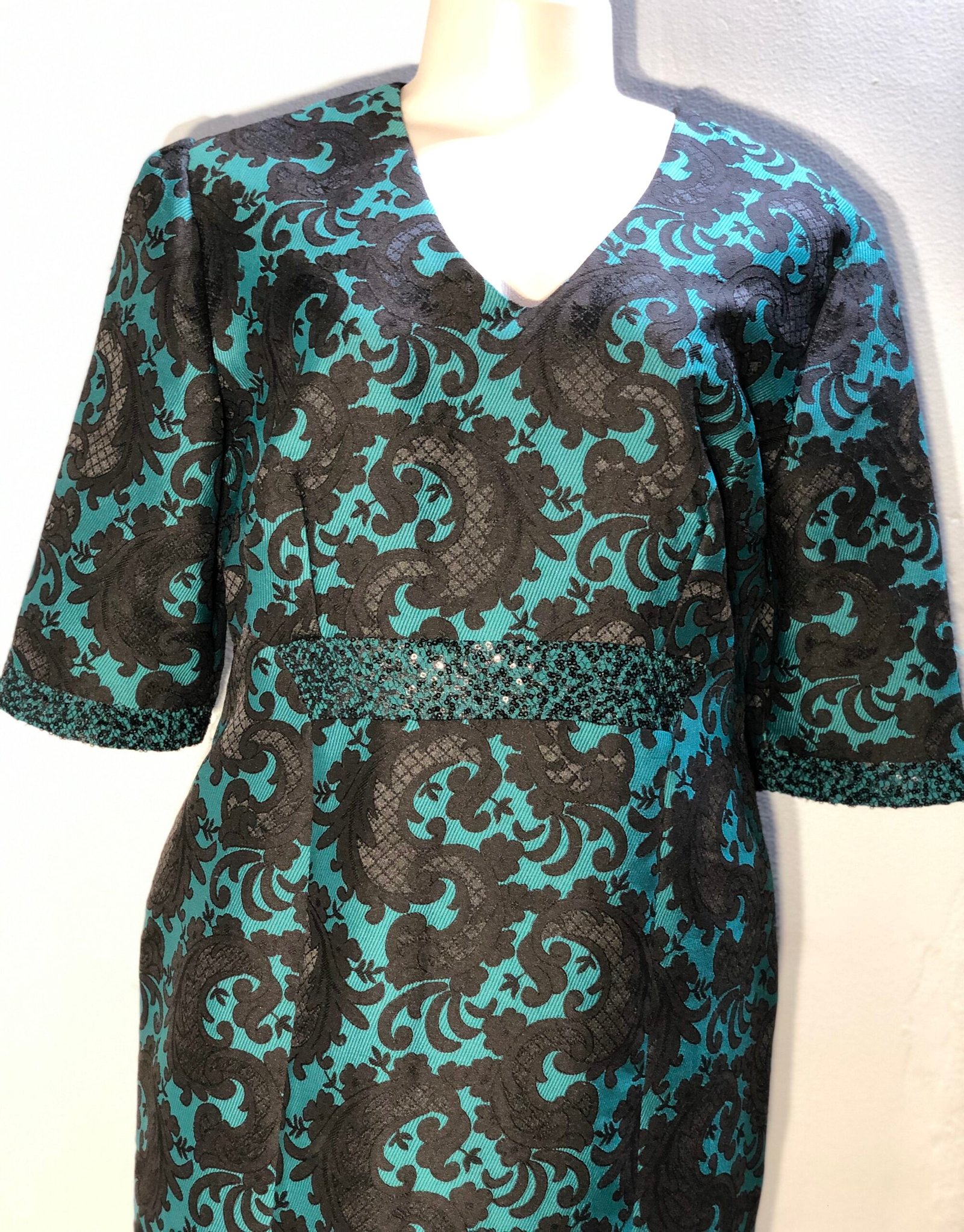 Polenella Green Embossed Dress – Size Eur 44 ( will fit Size UK 38)