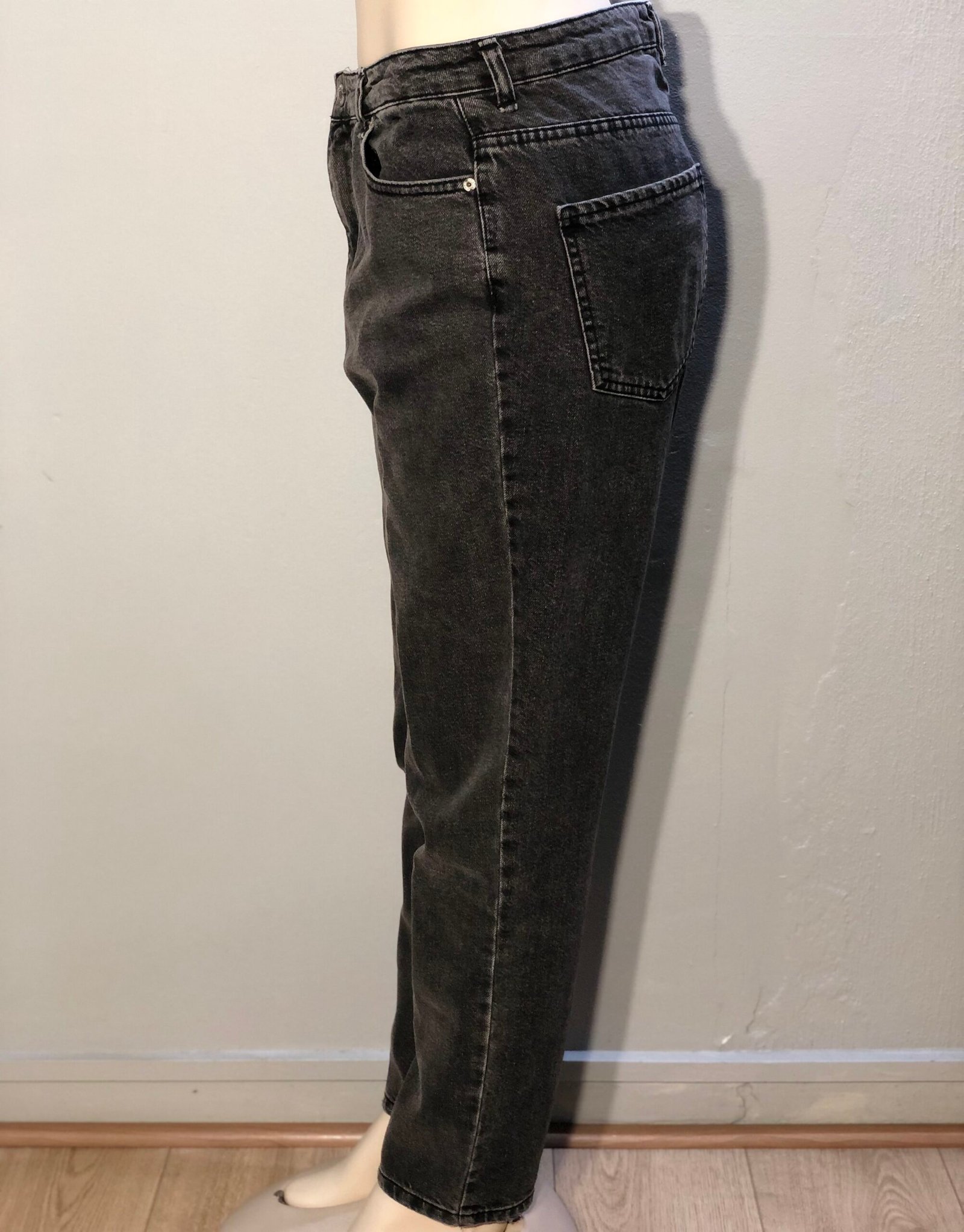 Vintage Bershka BLACK Denim Mom Fit Jeans – Size Eur 42/ USA 10 ( will fit UK 36/38)