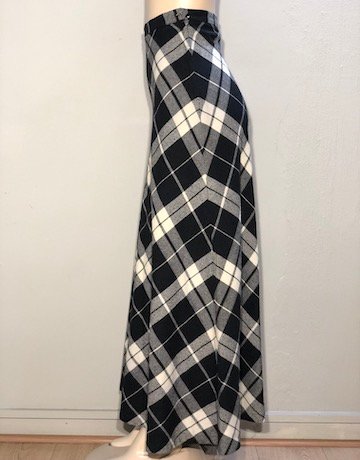 Lady Great Originals WHITE and BLACK Check Skirt – Size S