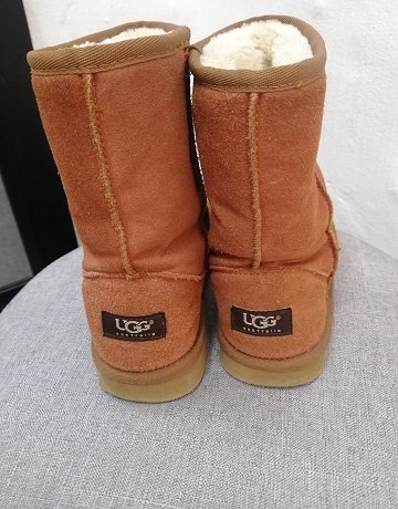 UGG Classic Short Boots – Size UK4.5