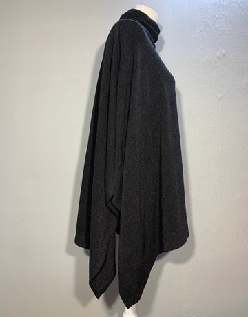 Desray Black Rayon Poncho – Size 34