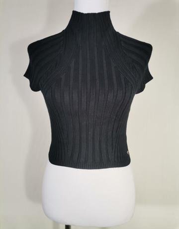 GUESS Black Knitted Crop - M/34/10