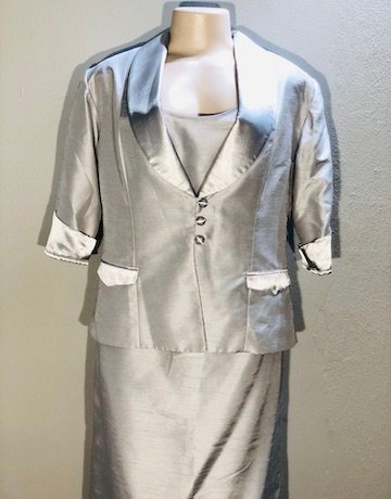 Silver 3 Piece Suit – Size 36