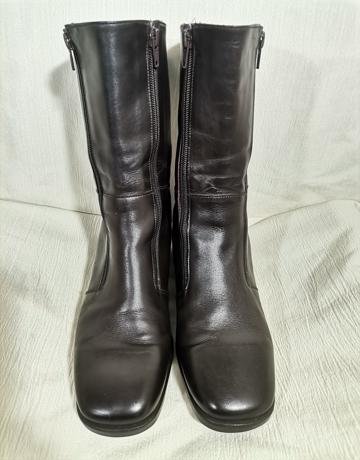 FROGGIE Brown Boots - Size 7