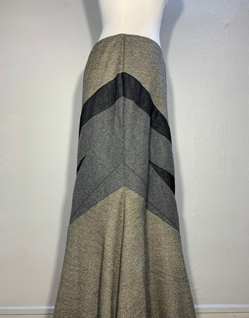 Habits Collection Black And Grey Skirt- Size 2 (SA 36)
