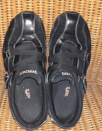 Sketchers BLACK Leather and Suede Shoes- Size 4