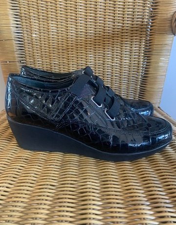 Via Veneto Black Shoes- Size 40
