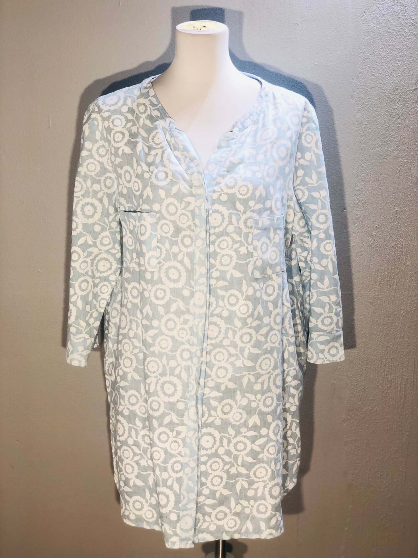 Soul Linen Pale Blue and White Shirt - Size Extra Large