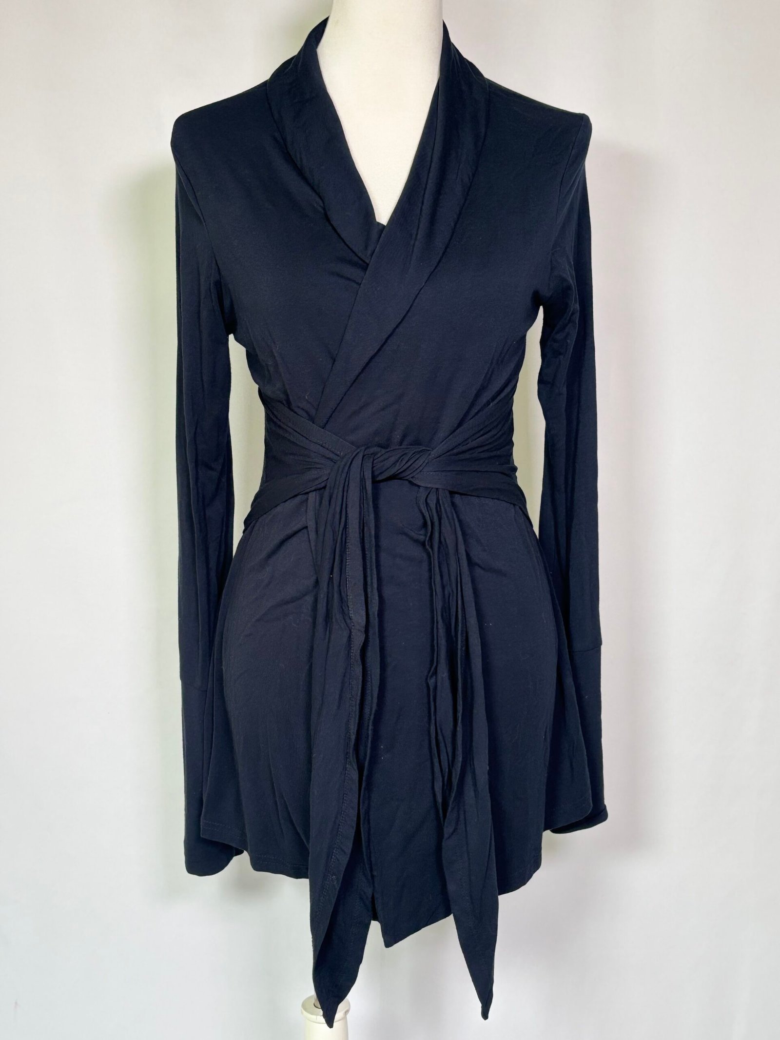 SHAKTI SHANTI Wrap Top Size 36