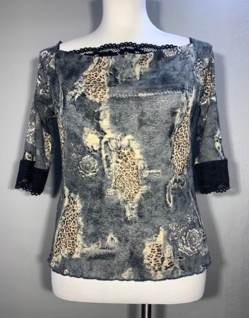 Quinze Heures Trente Grey Patterned Top- Size Medium