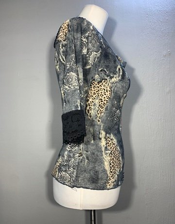 Quinze Heures Trente Grey Patterned Top- Size Medium