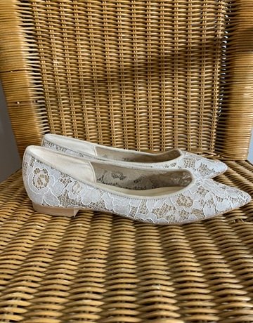 Barneys White Pumps- Size 37