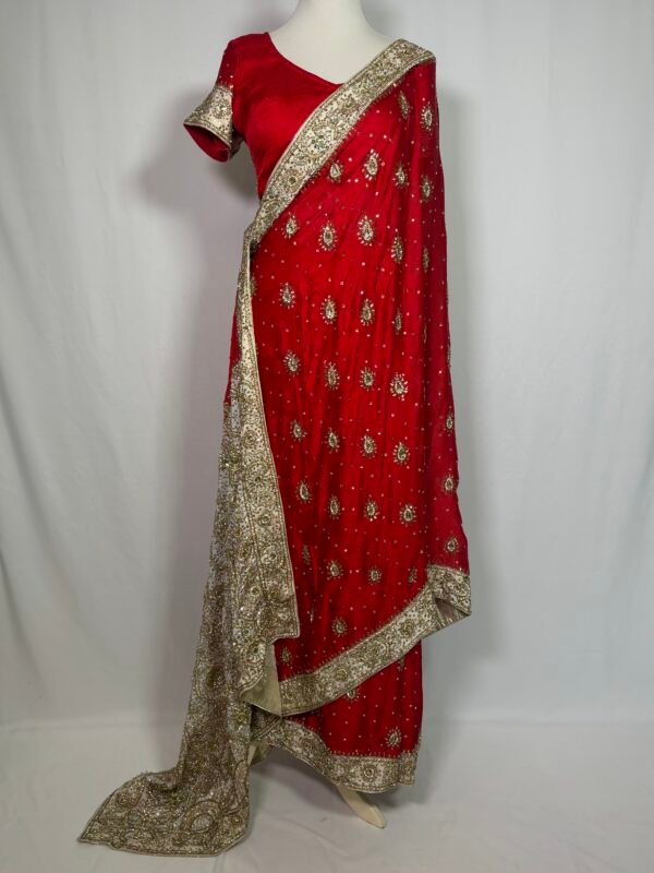 TRADITIONAL INDIAN Saree Size Free