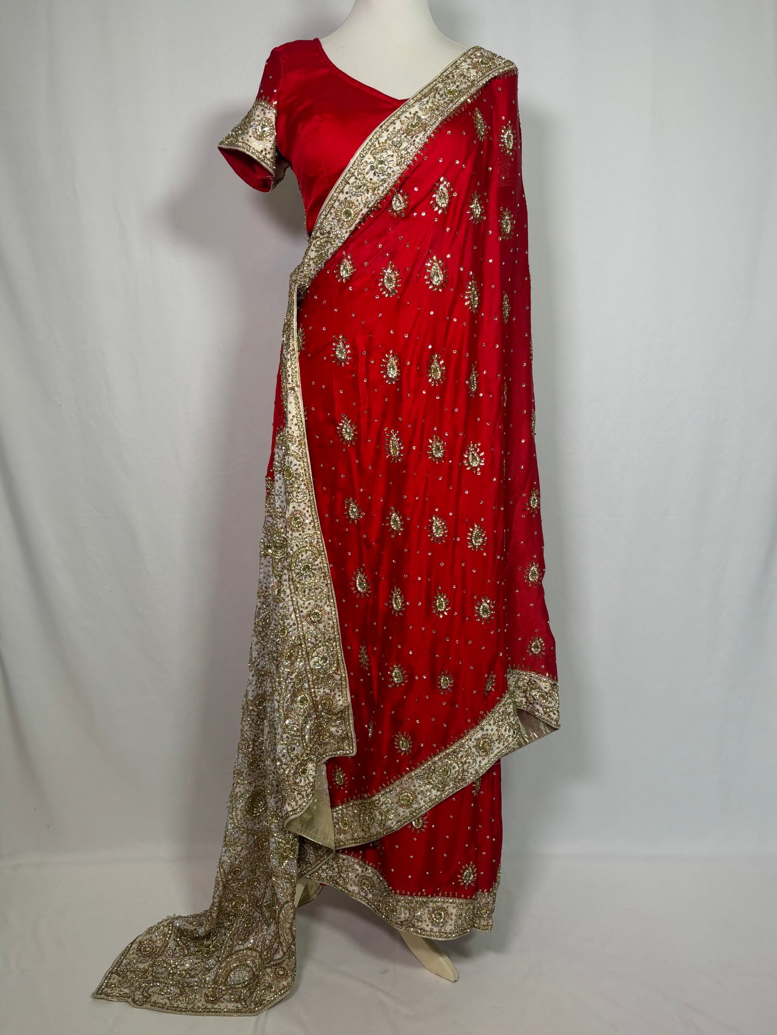 TRADITIONAL INDIAN Saree Size Free