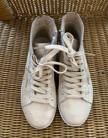 Julz Cream Shoes - Size 6