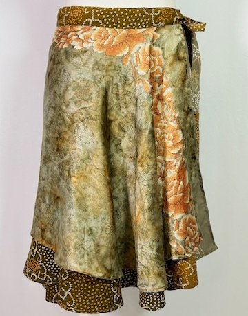 MERCH & CO. Silk Skirt Size Free