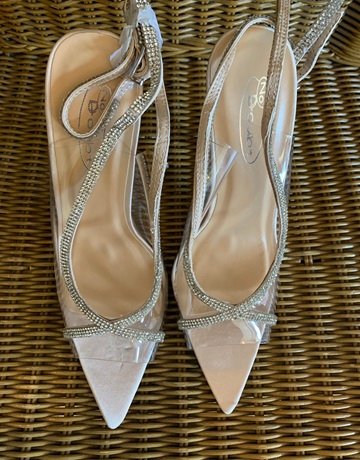No Doubt Nude Shimmer Heels- Size 6