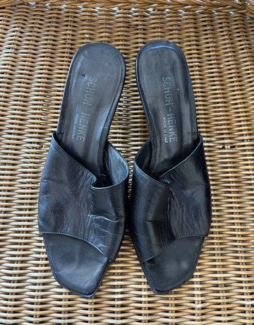 Schuh-Henke Black Kitten Heels- Size 39