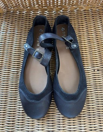Froggie Black Pumps- Size 39