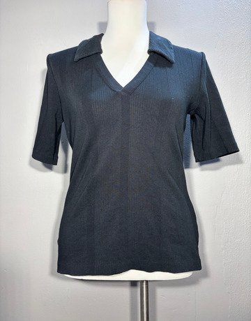 Country Road Black Top- Size Medium