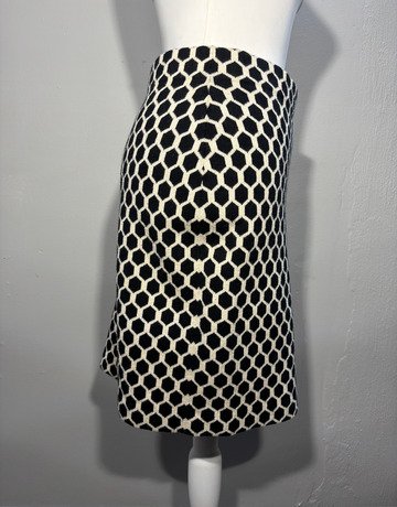 Banana Republic Black And White Skirt- Size Medium