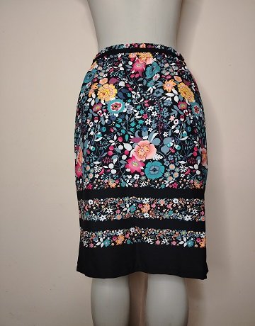 Loft Skirt – Size Medium