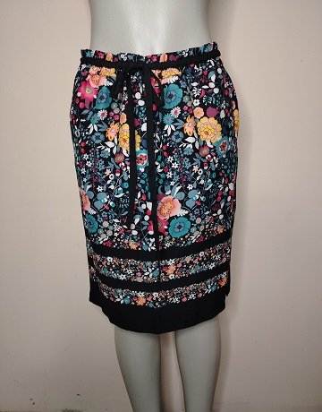 Loft Skirt - Size Medium