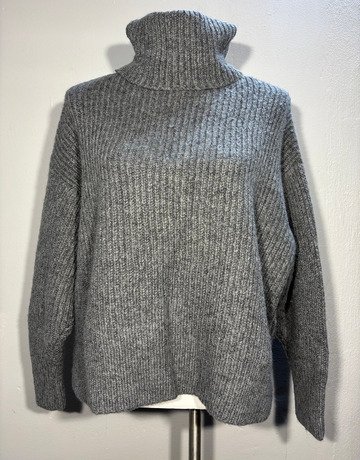Zara Grey Sweater- Size Medium