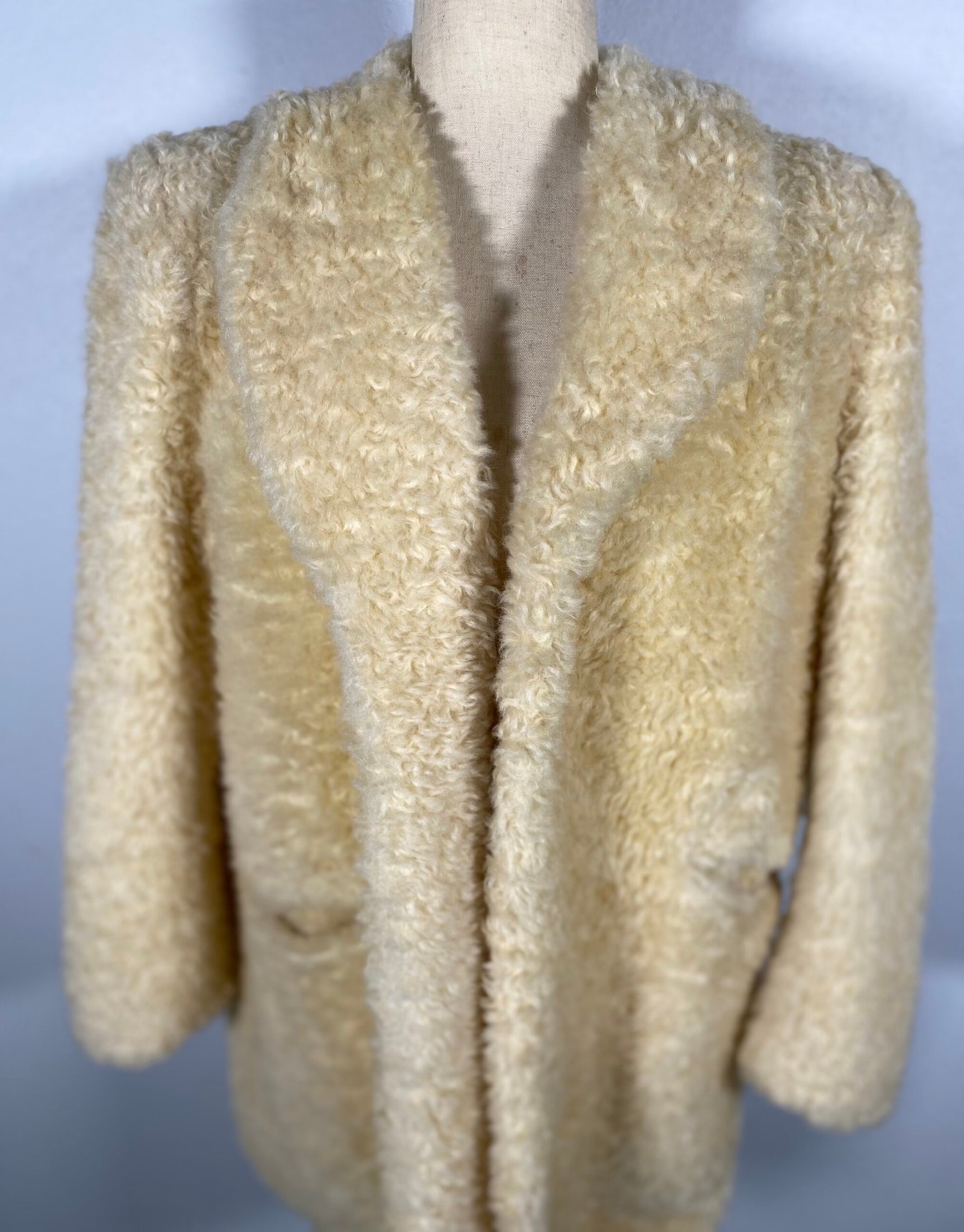 Carmen Faux Fur Coat (Dry Cleaned) – Size:12