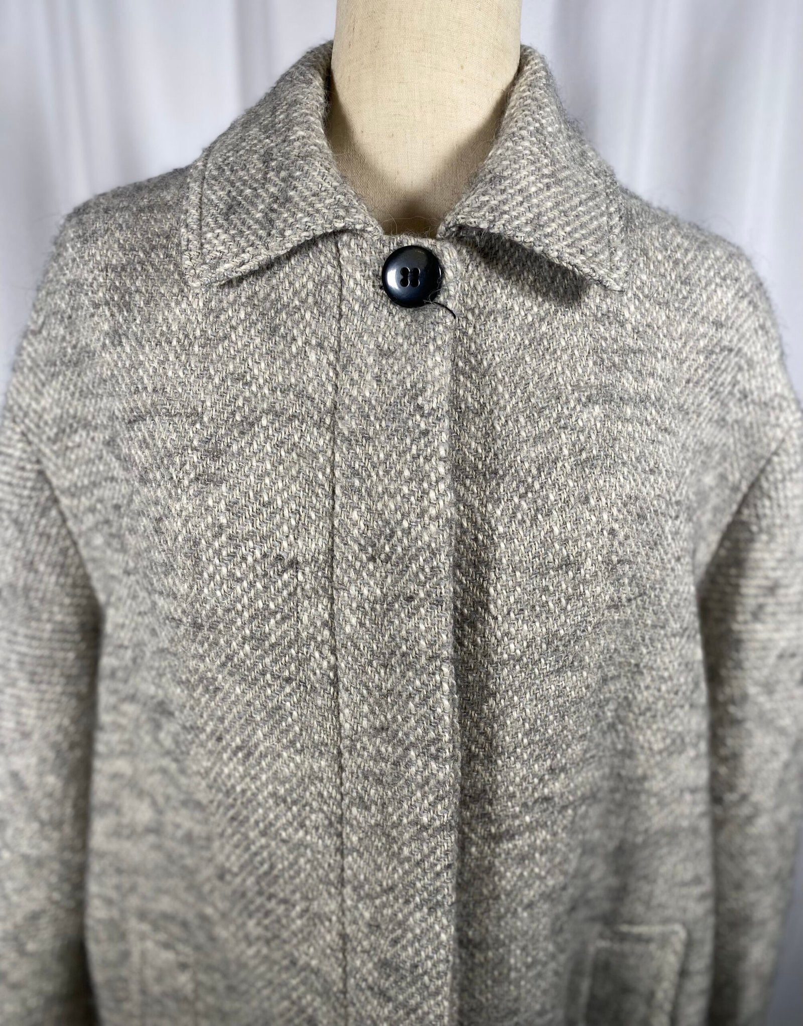 Zara Coat Wool Blend (New with Tag & lined) – Size: M
