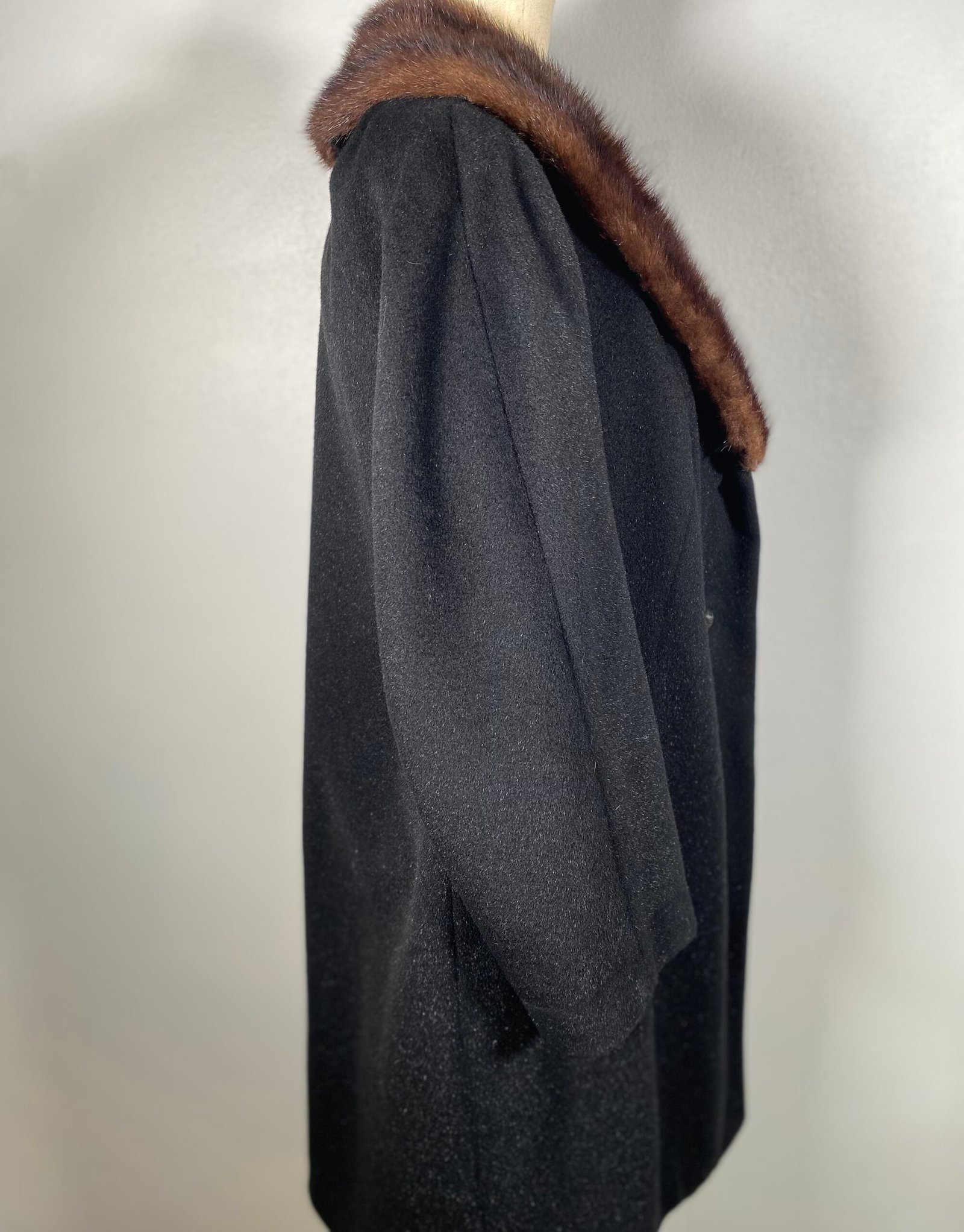 Angora & Wool Coat with Faux Fur Collar by Jarmode – Size: 14
