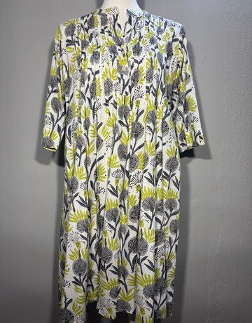 House Of Summer White Patterned Dress- Size 32
