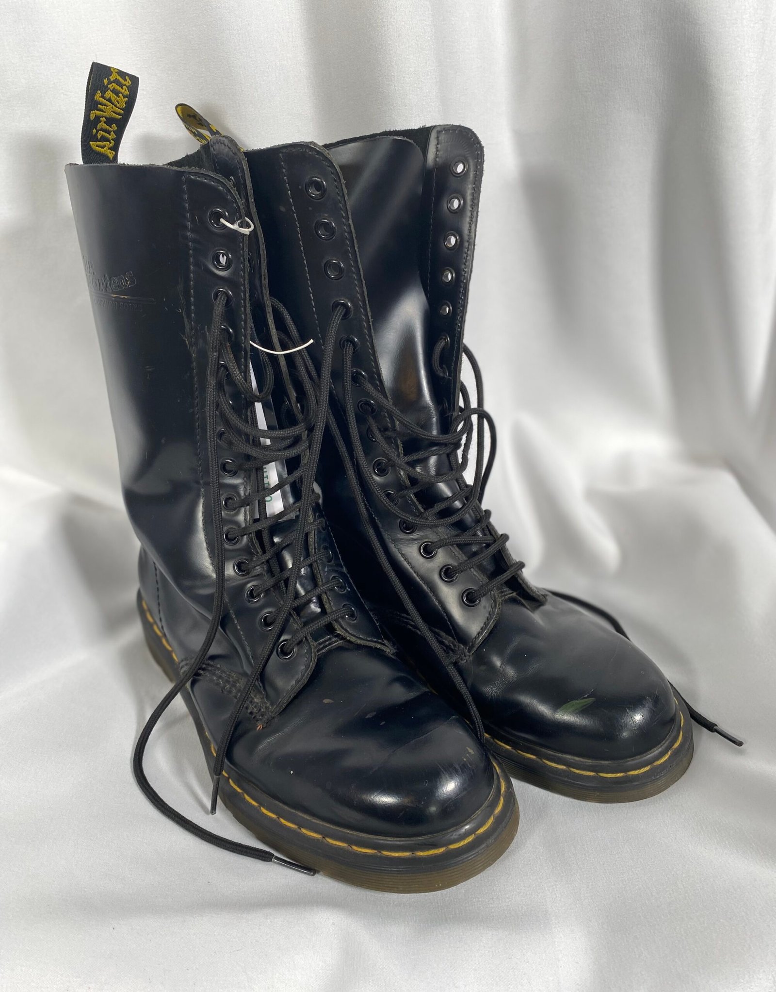 Dr. Martens (28 Up) - Size 7.5