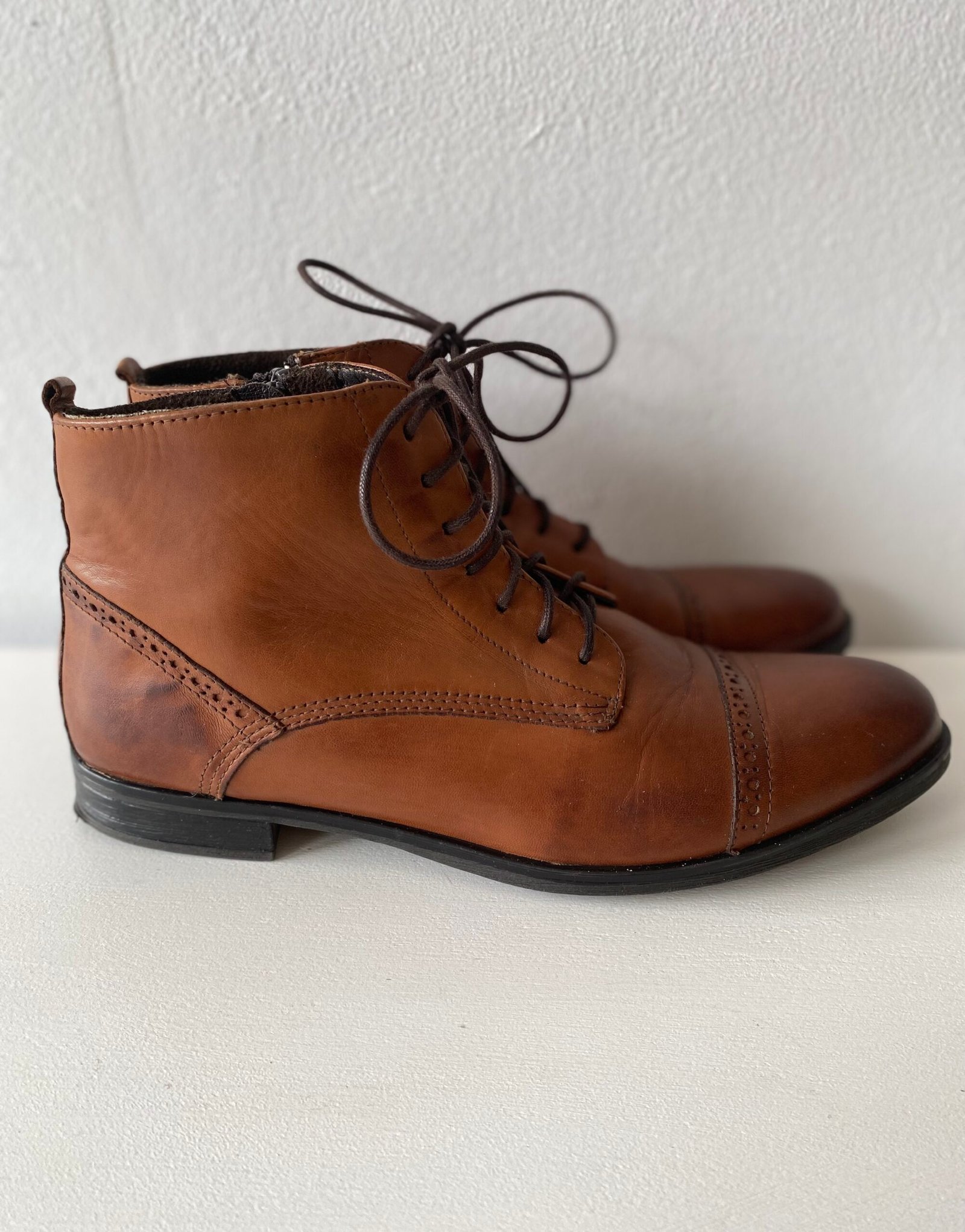 S & G Leather Ankle Boots – Size: 8/41