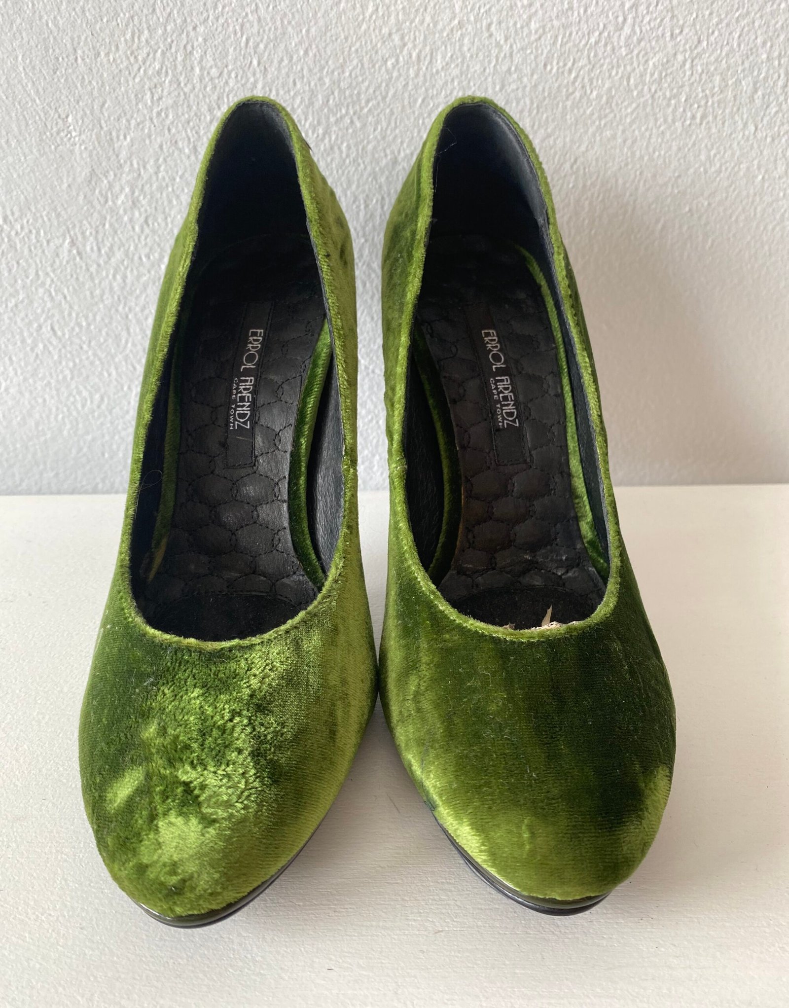Errol Arendz Green Velvet Heels with leather inner (with original box & shoe bag) - Size: 3/35