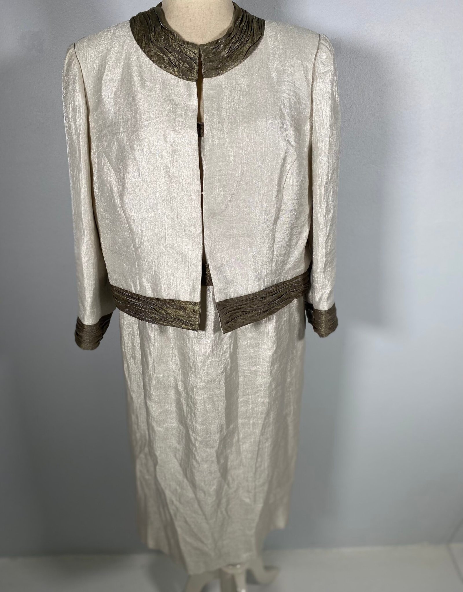 Gina Bacconi Sleevless Dress with matching Bolero Jacket - Size: 14