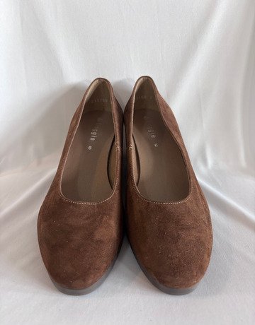 Froggie Brown Suede Round-Toe Wedge Pumps- Size 6