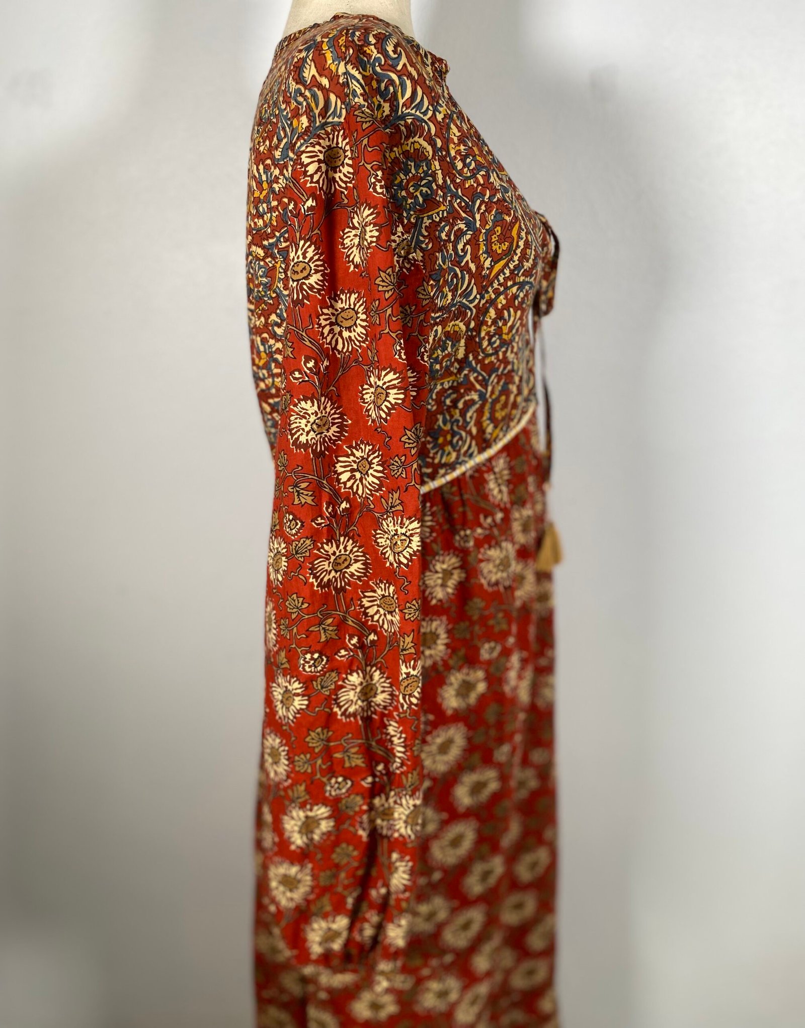 The Red Tulip (Cotton) – Size: XL