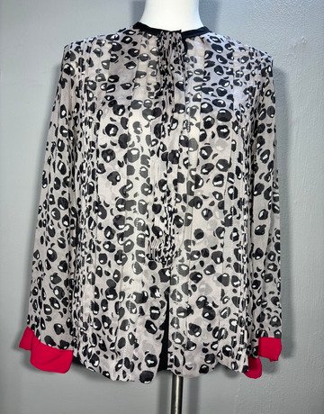 DIANE von FURSTENBERG 100 % Silk Shirt- Size 4 ( Equivalent size medium /UK 36)