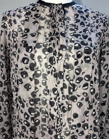 DIANE von FURSTENBERG 100 % Silk Shirt- Size 4 ( Equivalent size medium /UK 36)