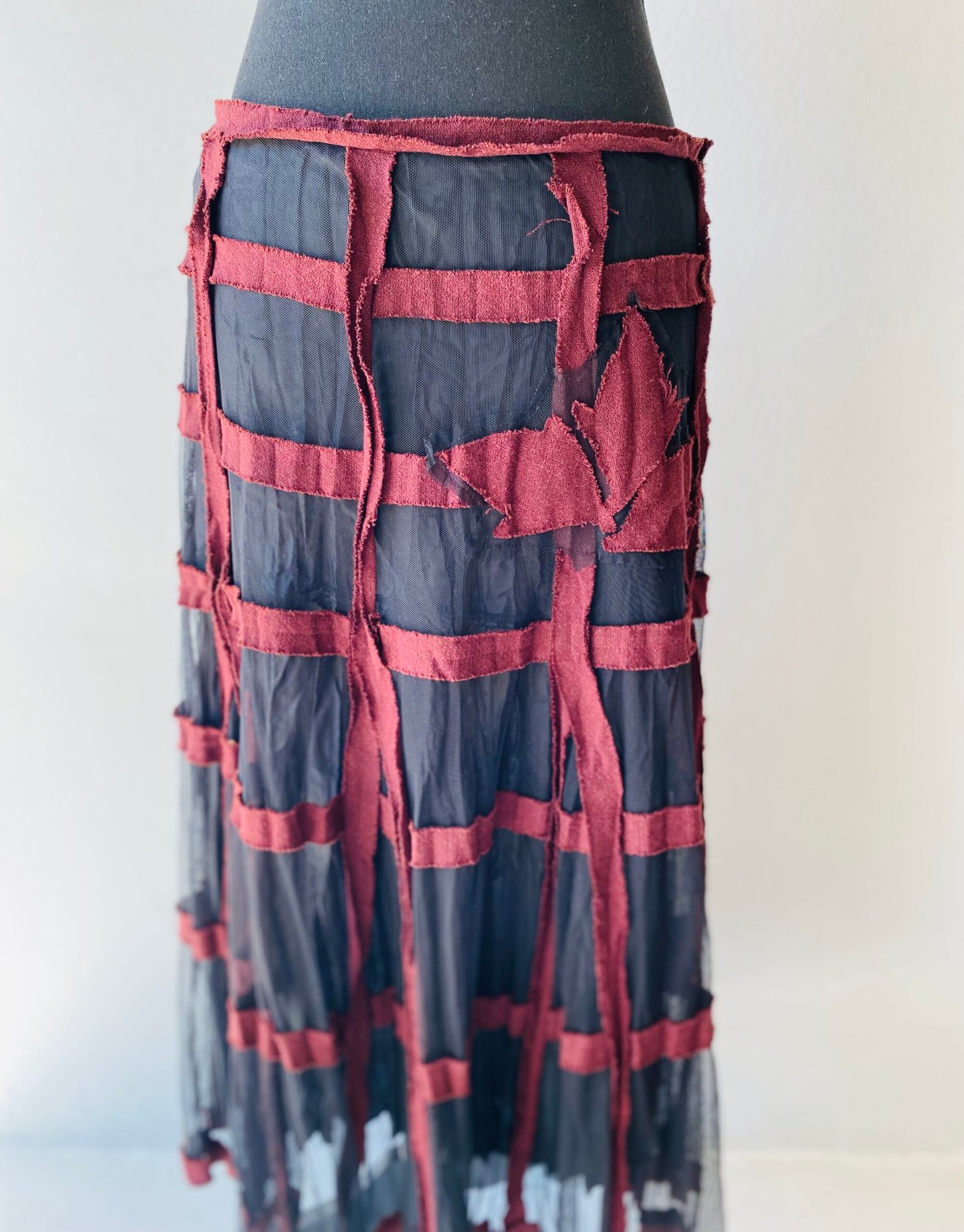 Oaktree Skirt - Size: 34