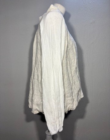 Hugo Flear White Top- Size 34-36