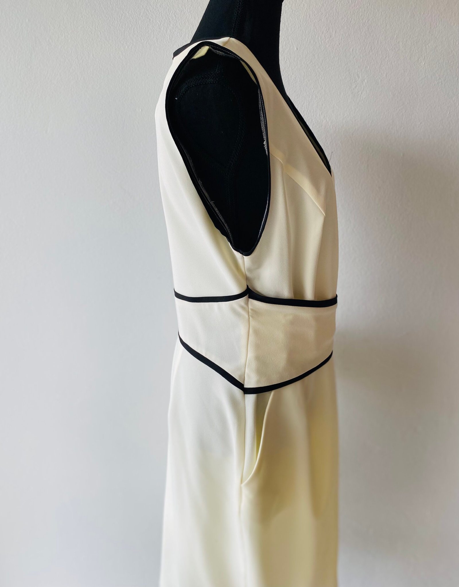 Leigh Schubert – Size: SA 16
