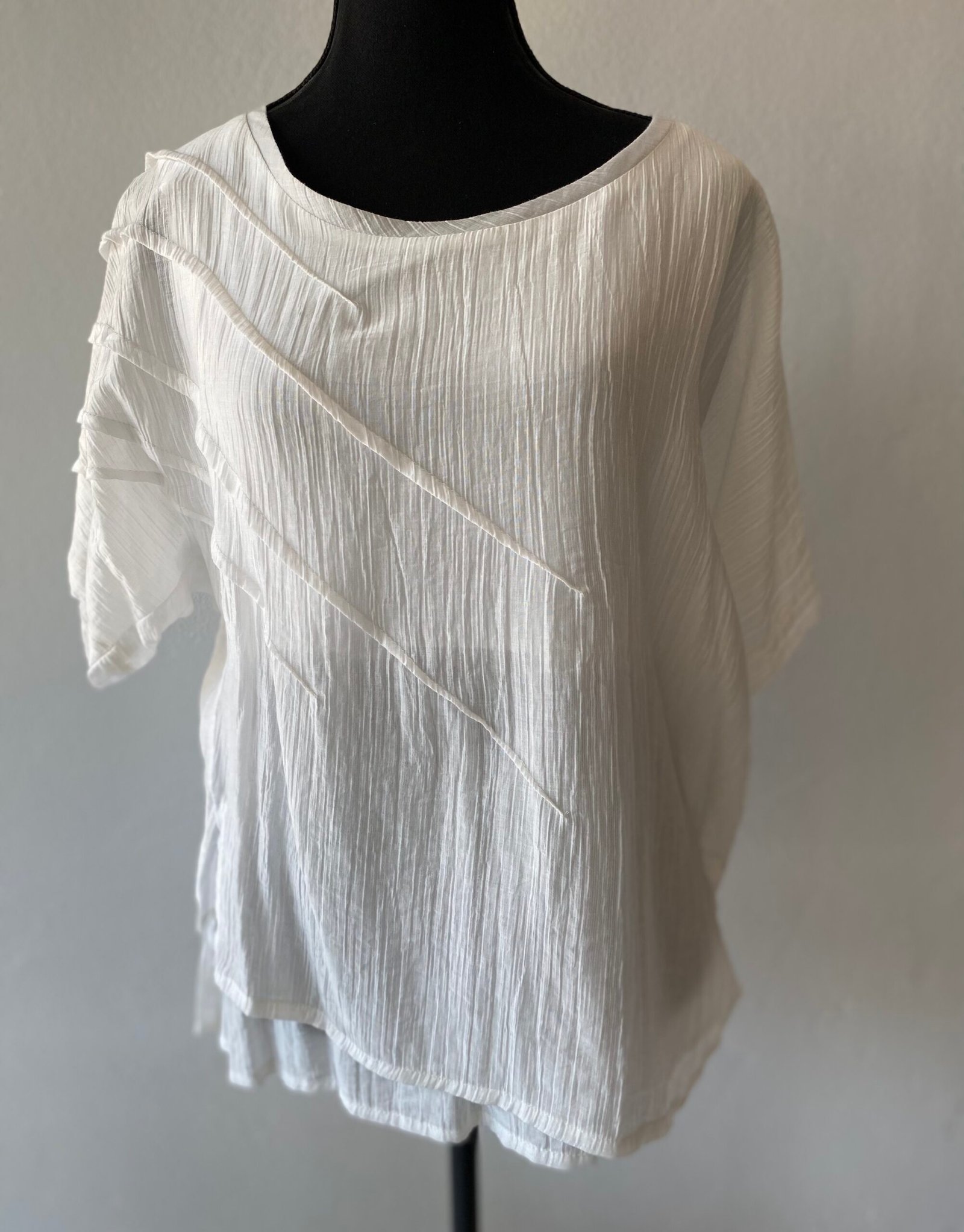 New Vintage Cotton Top with a Peek-a-boo sleeve - Size: SA 36
