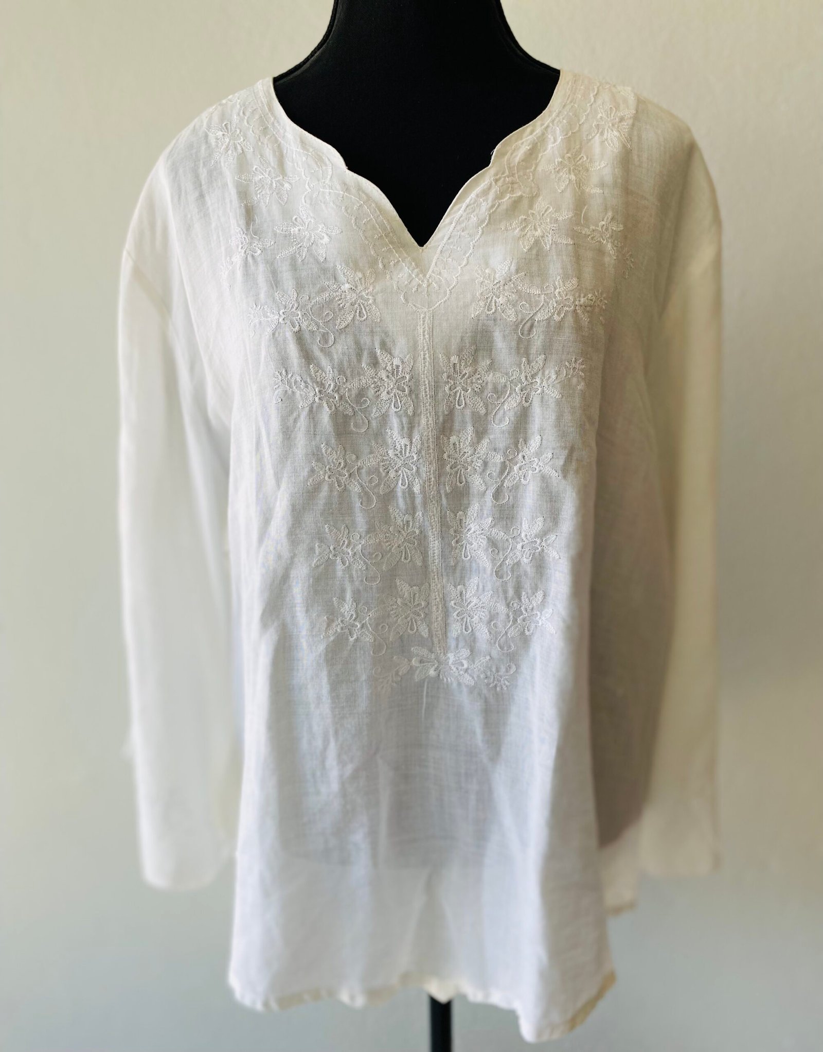 Carlies Court, fine cotton blouse with peek-a-boo sleeve detail - Size: L/16