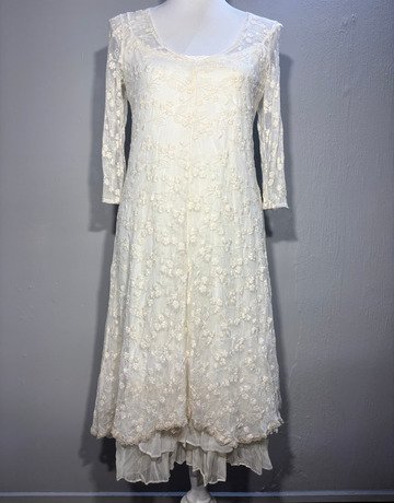 Mystic Rose White Floral Lace Maxi Dress – Size Medium