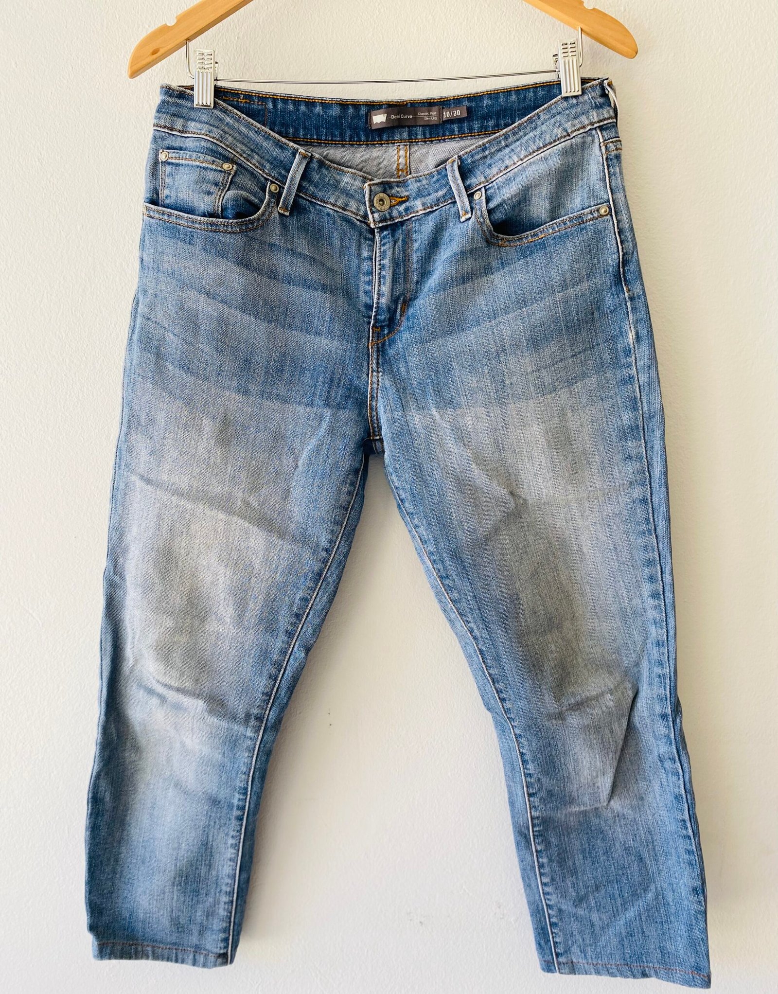 Levis Demi Curve - Size: SA 10